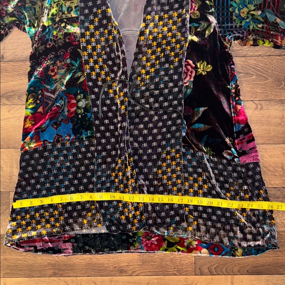 Johnny Was Size Petite Extra Small Velvet Kimono Wrap Jacket Floral Print Artsy - Picture 8 of 16